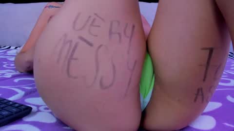 Snapshot of skynny_horney chatting on 01-16-25, 01:37 Skynny online show from 01-16-25, 01:37