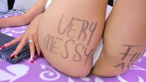 Snapshot of skynny_horney chatting on 02-16-25, 12:30 Skynny online show from 02-16-25, 12:30