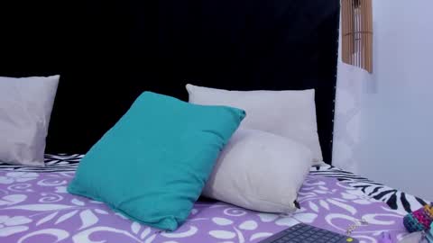 Snapshot of skynny_horney chatting on 02-26-25, 09:16 Skynny online show from 02-26-25, 09:16