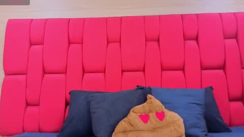 Snapshot of skynny_horney chatting on 10-10-25, 09:25 Skynny online show from 10-10-25, 09:25