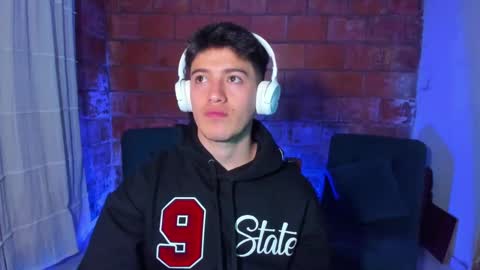 Snapshot of skyrid3r chatting on 03-10-25, 05:22 Skyrider online show from 03-10-25, 05:22