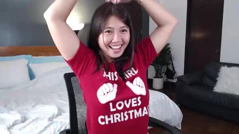 Snapshot of skytime96 chatting on 02-20-25, 07:23 Sky online show from 02-20-25, 07:23