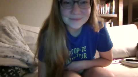 Snapshot of skywinters chatting on 12-05-25, 03:26 Sky Winters online show from 12-05-25, 03:26