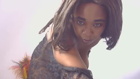 Snapshot of skyy_brown chatting on 02-05-25, 12:38 Bella online show from 02-05-25, 12:38