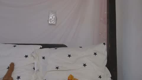 Snapshot of skyy_brown chatting on 02-20-25, 03:12 Bella online show from 02-20-25, 03:12