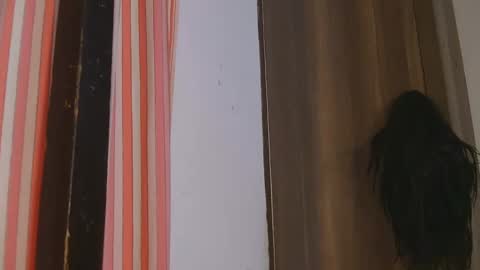 Snapshot of skyy_brown chatting on 03-02-25, 03:37 Bella online show from 03-02-25, 03:37