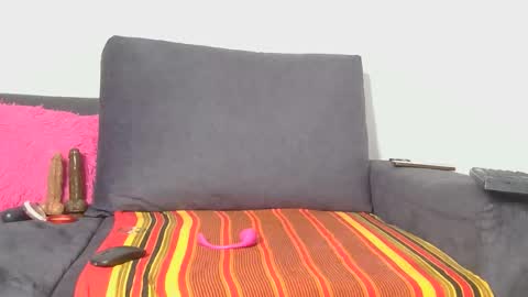 Snapshot of skyy_brown chatting on 10-13-25, 01:05 Bella online show from 10-13-25, 01:05