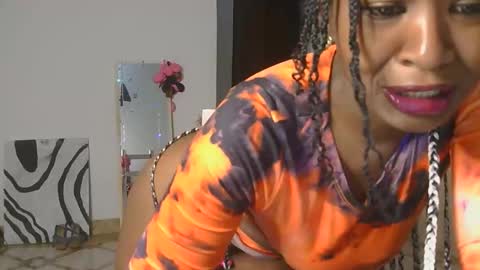 Snapshot of skyy_brown chatting on 11-22-25, 10:31 Bella online show from 11-22-25, 10:31