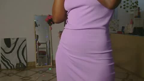 Snapshot of skyy_brown chatting on 11-23-25, 09:14 Bella online show from 11-23-25, 09:14