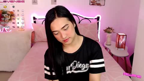 Snapshot of slave_amanda69 chatting on 03-08-25, 03:06 Queen Cyrine online show from 03-08-25, 03:06