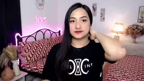 Snapshot of slave_amanda69 chatting on 09-09-25, 06:02 Queen Cyrine online show from 09-09-25, 06:02