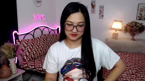 Snapshot of slave_amanda69 chatting on 09-15-25, 04:34 Queen Cyrine online show from 09-15-25, 04:34