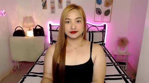 Snapshot of slave_amanda69 chatting on 06-08-26, 06:36 Queen Cyrine online show from 06-08-26, 06:36