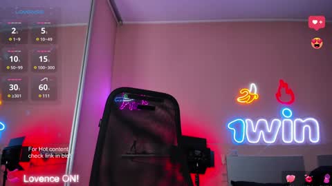 Snapshot of slemgem chatting on 01-05-25, 09:59 Slemgem Amy friends online show from 01-05-25, 09:59