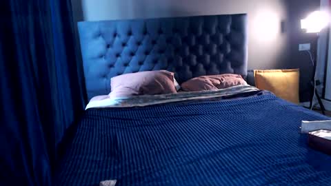 Snapshot of slemgem chatting on 10-19-25, 07:31 Slemgem Amy friends online show from 10-19-25, 07:31