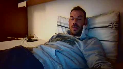 Snapshot of slevin1983 chatting on 01-28-25, 05:56 slevin online show from 01-28-25, 05:56