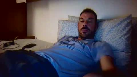 Snapshot of slevin1983 chatting on 02-12-25, 08:18 slevin online show from 02-12-25, 08:18