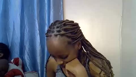 Snapshot of slim_alicia chatting on 11-17-25, 07:41 Alicia online show from 11-17-25, 07:41