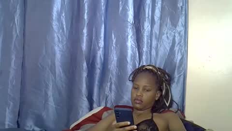 Snapshot of slim_alicia chatting on 11-21-25, 08:02 Alicia online show from 11-21-25, 08:02