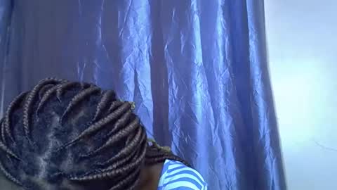 Snapshot of slim_alicia chatting on 12-14-25, 07:03 Alicia online show from 12-14-25, 07:03