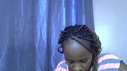 Snapshot of slim_alicia chatting on 12-16-25, 02:49 Alicia online show from 12-16-25, 02:49