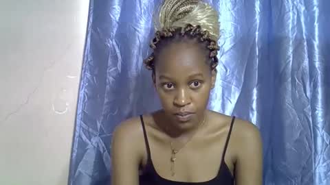 Snapshot of slim_alicia chatting on 02-25-26, 07:07 Alicia online show from 02-25-26, 07:07