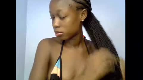 Snapshot of slim_candy12 chatting on 06-12-26, 07:18 Lily online show from 06-12-26, 07:18