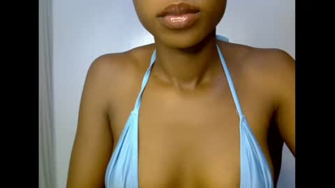 Snapshot of slim_candy12 chatting on 07-20-26, 08:06 Lily online show from 07-20-26, 08:06