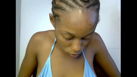 Snapshot of slim_candy12 chatting on 07-20-26, 10:39 Lily online show from 07-20-26, 10:39