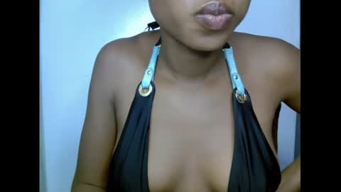 Snapshot of slim_candy12 chatting on 07-27-26, 09:44 Lily online show from 07-27-26, 09:44