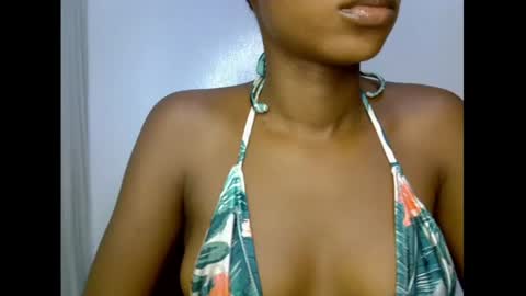 Snapshot of slim_candy12 chatting on 07-28-26, 09:48 Lily online show from 07-28-26, 09:48