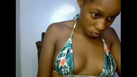 Snapshot of slim_candy12 chatting on 07-28-26, 07:39 Lily online show from 07-28-26, 07:39