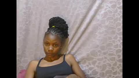 slim_girl01 online show from 01-25-25, 12:38