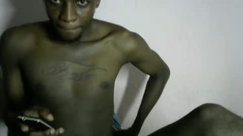 Snapshot of slim_long01 chatting on 01-05-25, 04:16 slim long01 online show from 01-05-25, 04:16