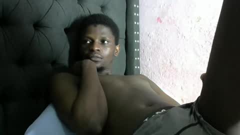 Snapshot of slim_long01 chatting on 01-13-25, 12:45 slim long01 online show from 01-13-25, 12:45