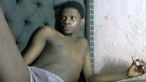 Snapshot of slim_long01 chatting on 02-08-25, 11:01 slim long01 online show from 02-08-25, 11:01