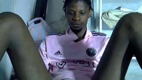 Snapshot of slim_long01 chatting on 09-09-25, 08:14 slim long01 online show from 09-09-25, 08:14