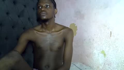 Snapshot of slim_long01 chatting on 10-05-25, 11:30 slim long01 online show from 10-05-25, 11:30