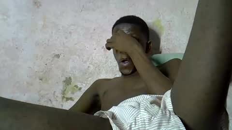 Snapshot of slim_long01 chatting on 11-29-25, 09:23 slim long01 online show from 11-29-25, 09:23