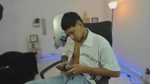 slim_master12 online show from 01-18-26, 02:59