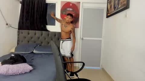 slim_master12 online show from 03-29-26, 02:22