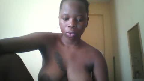 Snapshot of slim_petite_ebony chatting on 03-19-26, 07:34 slim_petite_ebony online show from 03-19-26, 07:34