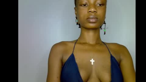 Snapshot of slim_petitqueen chatting on 01-15-26, 04:44 Alice online show from 01-15-26, 04:44