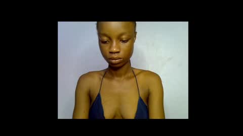 Snapshot of slim_petitqueen chatting on 04-13-26, 07:03 Alice online show from 04-13-26, 07:03