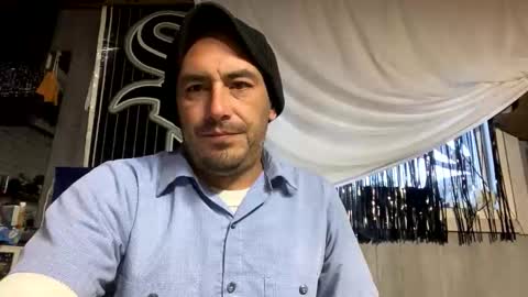 Snapshot of slimefest11 chatting on 10-25-25, 09:31 More more more online show from 10-25-25, 09:31