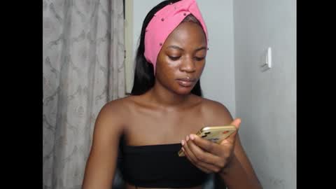 Snapshot of slimfit_girl chatting on 12-04-25, 06:12 Slimfit girl online show from 12-04-25, 06:12