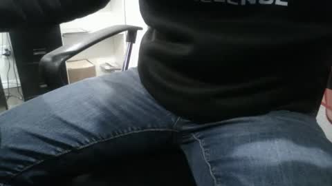 Snapshot of slimjimorange9 chatting on 11-19-25, 10:10 slimjimorange9 online show from 11-19-25, 10:10