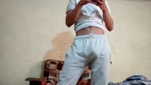 Snapshot of slimshaddyxx chatting on 01-20-25, 05:48 Prince online show from 01-20-25, 05:48