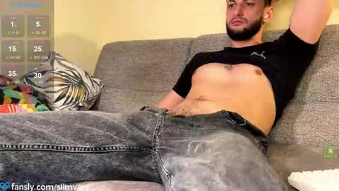 Snapshot of slimvers chatting on 12-18-25, 01:11 Art online show from 12-18-25, 01:11