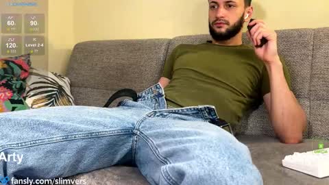 Snapshot of slimvers chatting on 12-23-25, 08:12 Art online show from 12-23-25, 08:12